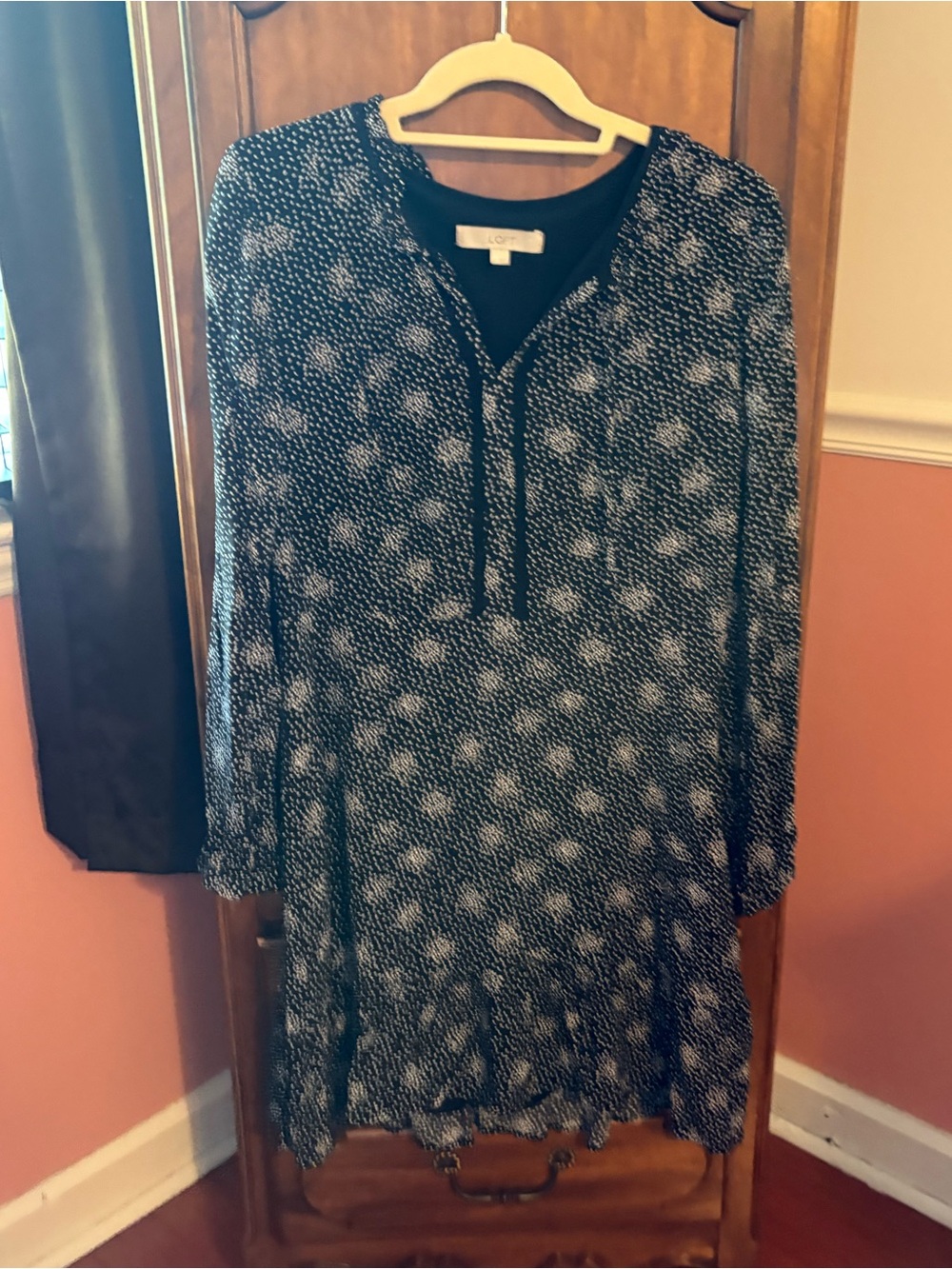LOFT Black and White Printed Long Sleeve V-Neck Dress